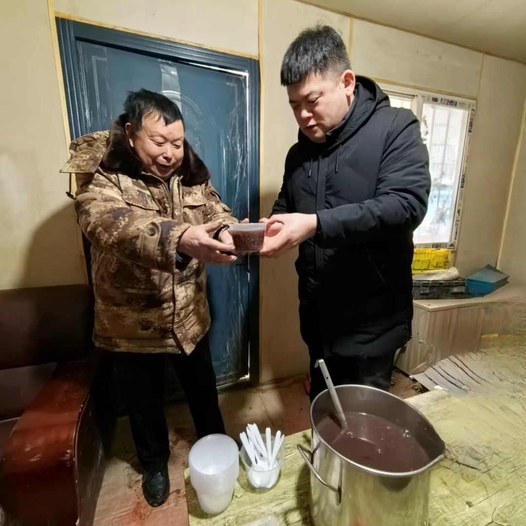 關(guān)愛“粥”到，情暖臘八